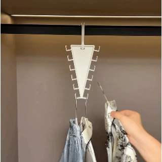 🧺 Say goodbye to messy closets!